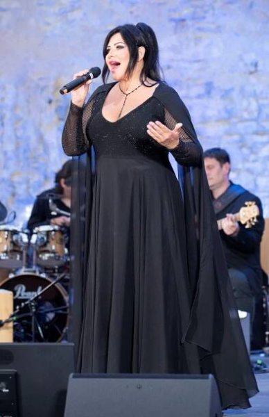 Ilona Csáková 