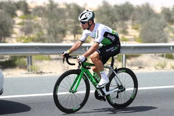 Cavendish sa po hororovom páde vyhol vážnejším zraneniam - Cyklonews.sk
