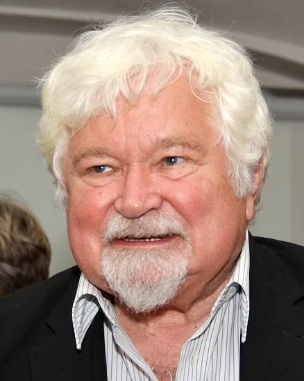 Soubor:Petr Pithart (2016).jpg – Wikipedie