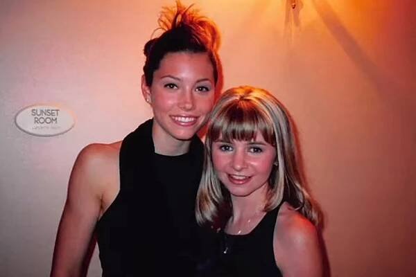 Jessica Biel and Beverley Mitchell 