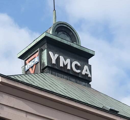 YMCA | Objekty | Královéhradecký architektonický manuál