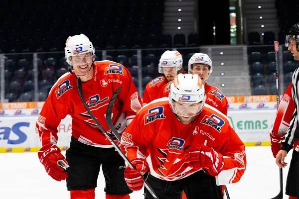 Dynamo B udolalo Jastrzebie a zahraje si finále! Úspěšný také Zlín | HC Dynamo Pardubice
