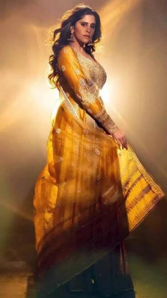 Sai Tamhankar embraces culture with quiet flair