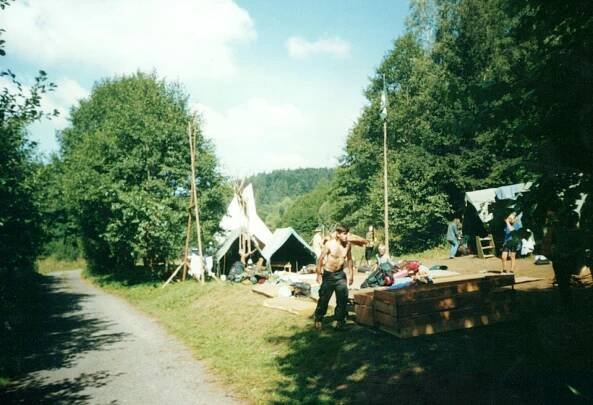 ..:T.O.Kamarádi Šumperk::. - Letní tábor 2002 - Pán prstenu