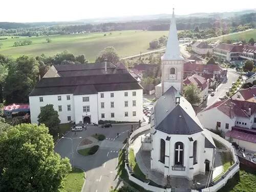 Zámek Hustopeče nad Bečvou