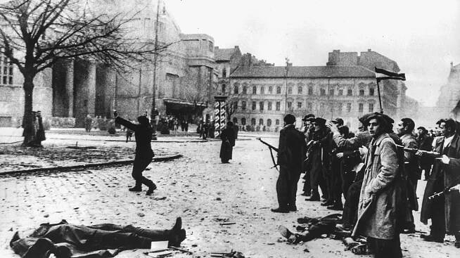 Po šedesáti letech víc než polovina Rusů neví, co bylo povstání v Maďarsku