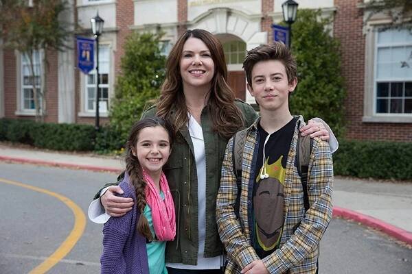 Alexa Nisenson, Lauren Graham, Griffin Gluck - Middle School: The Worst Years of My Life - Promo