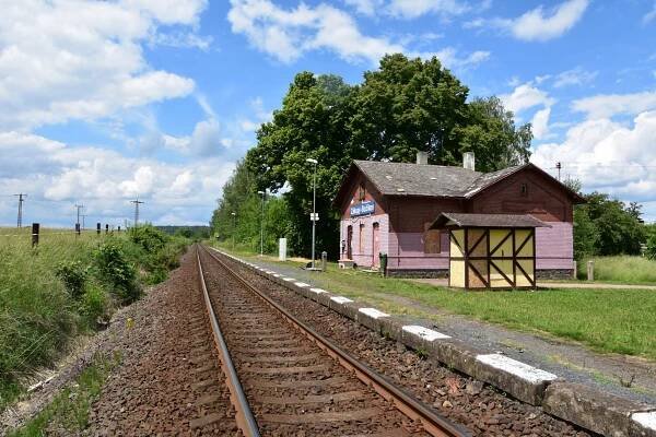 Fotografie - Železniční zastávka Zákupy-Božíkov - 06.06.2022