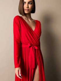 Červená dlouhé elegantní šaty JOELLIAN s páskem