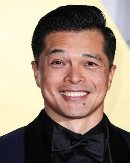 Filipínsko-americký herec Vincent Rodriguez III přijíždí na 19. výroční nezapomenutelné Gala Asian American Awards konané v hotelu Beverly Hilton 11. prosince 2021 v Beverly Hills, Los Angeles, Kalifornie, Spojené státy americké. — Stock obrázek