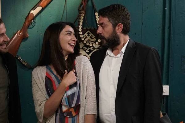Sen Anlat Karadeniz - Episode 16 - Z filmu - Öykü Gürman, Sinan Tuzcu