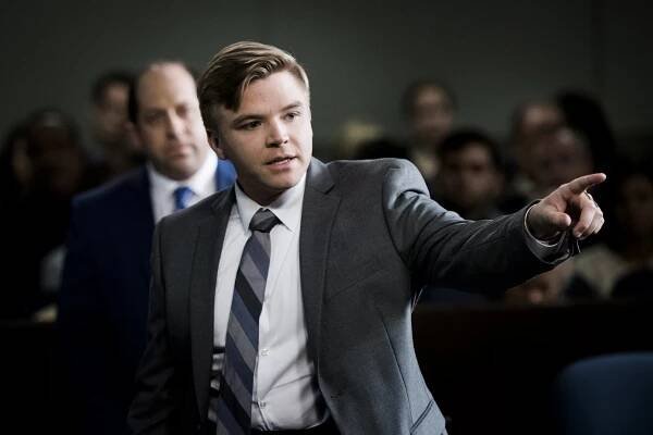Brett Davern - Closer: Nové případy - Masakr u soudu - Z filmu