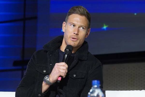 FOTO: Herec Tom Hopper na Comic-Conu. – stránka 5