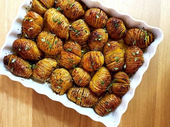 Recept na zapečené "nařezané" brambory Hasselback