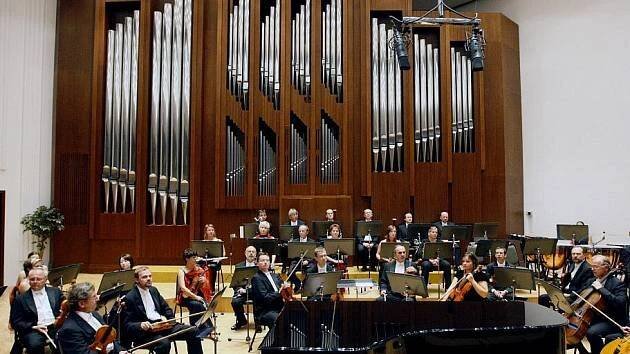 Oslava jedinečných talentů z HAMU. Zahrají s Pardubickou komorní filharmonií
