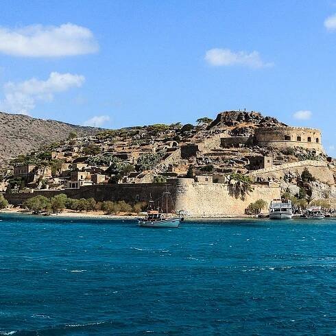 Kréta: Celodenný výlet na ostrov Agios Nikolaos a Spinalonga | GetYourGuide