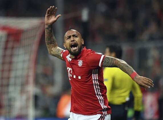 Bayern Mníchov vyhráva nad Realom Madrid po prvom polčase 1:0....
