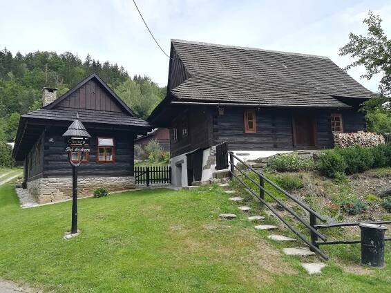 Soubor:Karolinka - usedlost čp. 285, výminek a chalupa, obr01.jpg – Wikipedie