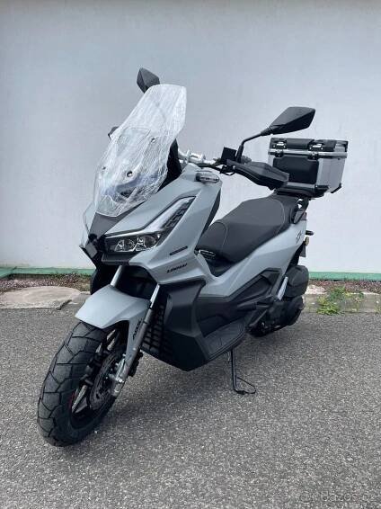 NOVÝ LINHAI BUCK 125 ADV E5+, GREY + ZDARMA PŘILBA