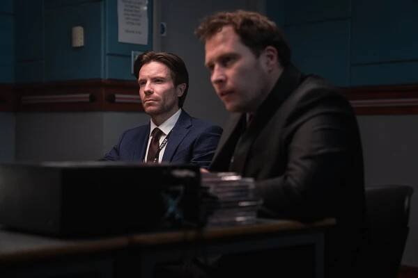 Showtrial - The Gambler - Z filmu - Joe Dempsie, Tom Padley