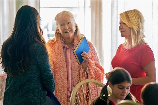 Domov na pobřeží - Série 3 - Otevřená kniha - Z filmu - Diane Ladd, Barbara Niven