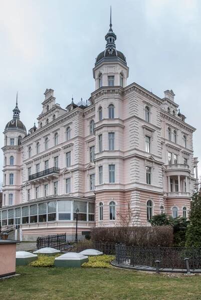 Bristol Palace