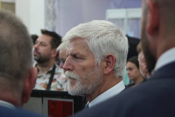 Petr Pavel navštívil strojírenský veletrh v Brně. Obdivoval nové technologie