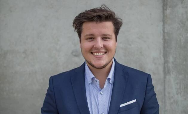 Ondřej Kania ví, jak zachránit školy a hotely najednou. Potřebuje k tomu jen českou vládu