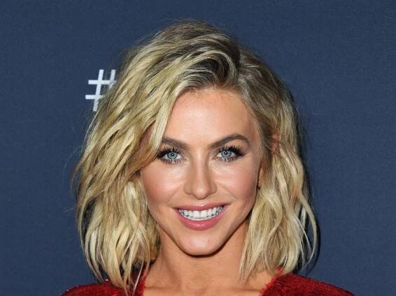 Julianne Hough Shakes Her Sculpted Booty And Flaunts Her Epic Abs While Dancing In A Crop Top In An IG Video