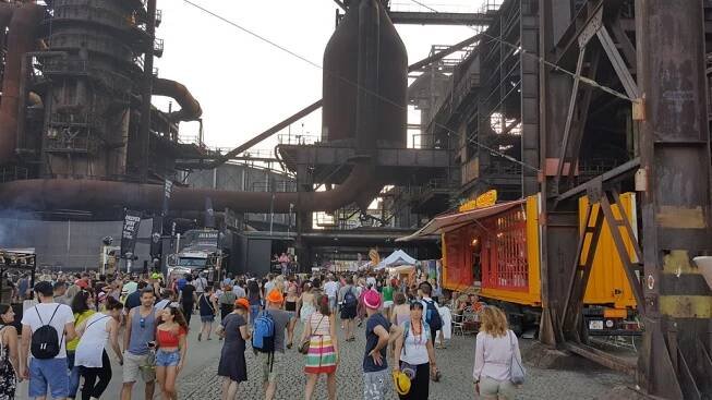 Polští turisté rádi navštěvují festivaly i industriální památky. Obojí nacházejí na Colours of Ostrava v Dolní oblasti Vítkovice. 