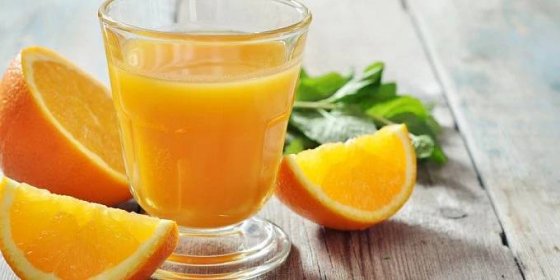 Co nevíte o pomerančích: Fresh vypít do 15 minut, bílou slupku vykousat