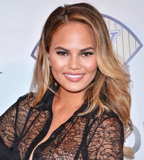 Chrissy Teigen Beat Bobby Flay Season 3 November 2014