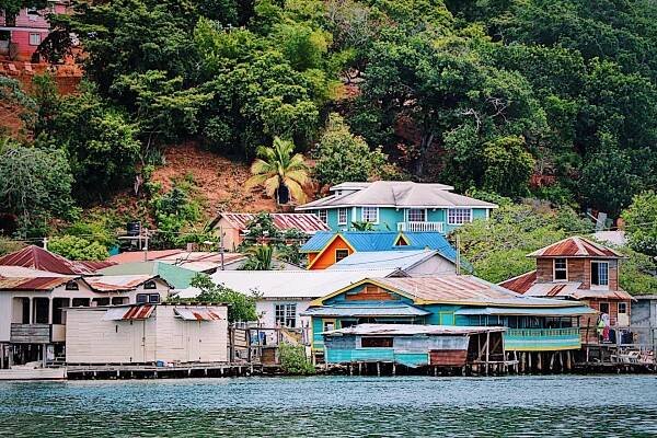 Roatan East End — ROATAN