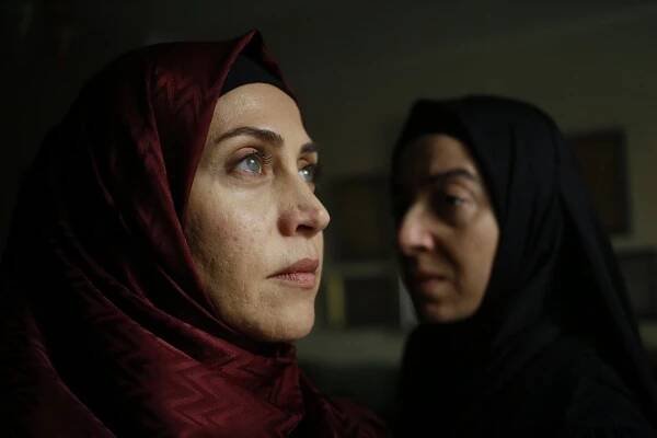 Selen Öztürk - Kızıl Goncalar - Episode 10 - Z filmu