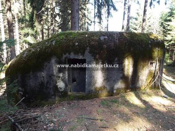 Stát se zbavuje majetku. Nabízí domy, byty, bunkry i bývalý areál JZD