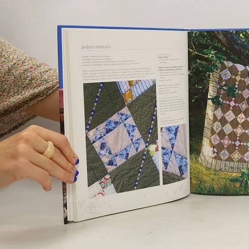 Svěží patchwork - pokrývky, dečky, kabely a prostírání šité patchworkovou technikou - Rie Norum, Hilde Krohg - knihobot.sk
