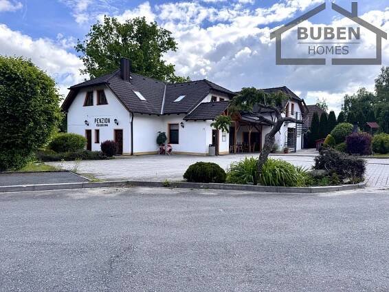 Penzion se skladem, dvougaráží, dětským hřištěm a parkovacím stáním (1257m2) - Tachov - Vítkov | BUBEN HOMES s.r.o.