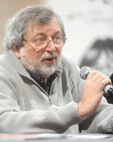 Soubor:Francesco Guccini - Lucca Comics & Games 2016 01.jpg – Wikipedie