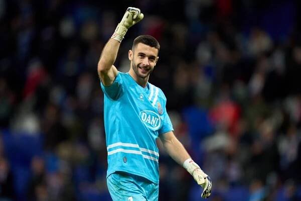 New Barcelona arrival set to complete contract signing today - Romano | Barca Universal