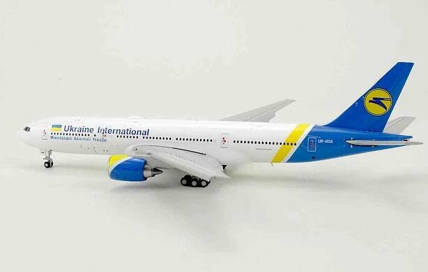JC Wings - BOEING 777-200ER , 'UR-GOA' Ukraine International Airlines (Міжнародні Авіалінії України) - UIA  (FLAPS DOWN) - Obrázek 4