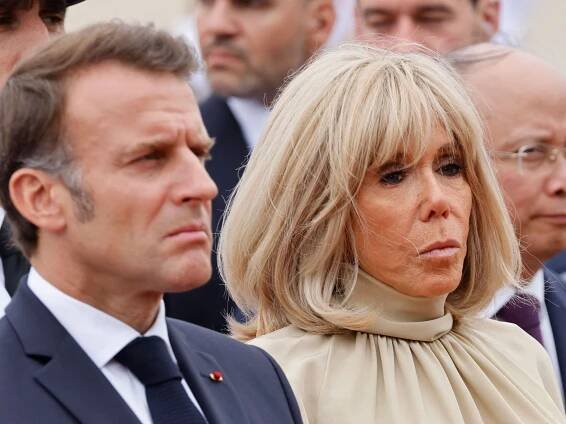 Konečně sexy politik! Prezident Emmanuel Macron překvapil a ukázal vypracovaný pekáč buchet - Proženy.cz