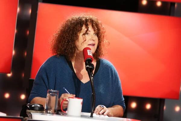 VIDÉO - Les Grosses Têtes : Valérie Mairesse et François Berléand ont-ils eu une aventure?