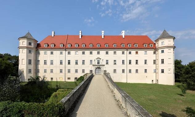 Petronell (zámek)