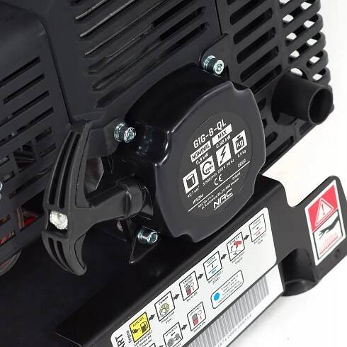 GENERÁTOR NAC INVERTOROVÝ GENERÁTOR PROUDU 880W 42,7CM3 230V Druh přenosný