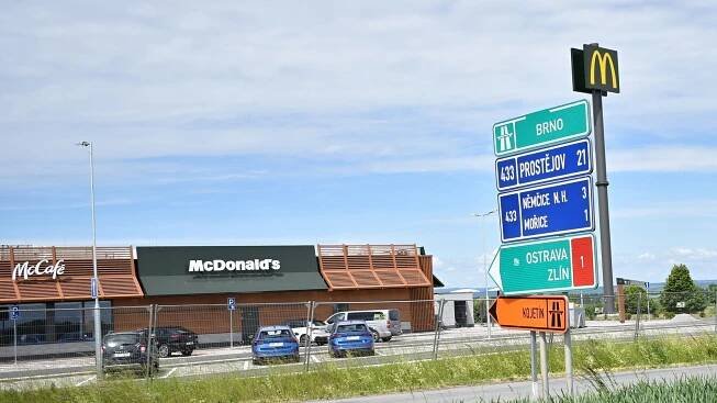 Poblíž Kroměříže otevírá další McDonald’s. Restaurace vzniká u D1 v Mořicích
