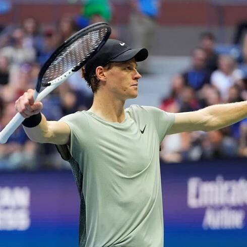 Sinner je ve finále US Open. Bitvu Američanů po velkém boji zvládl Fritz