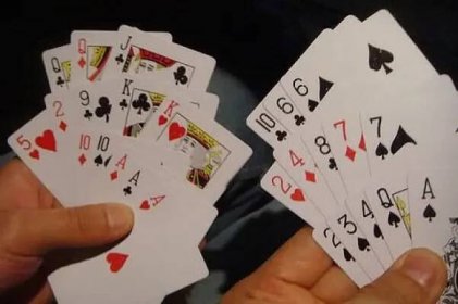 What Are The Differences Between Rummy And A Poker Card Game