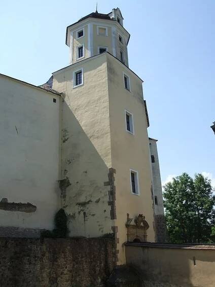 Hrad Malenovice - akce, otevírací doba, vstupné, ubytování, foto, prohlídky, počasí