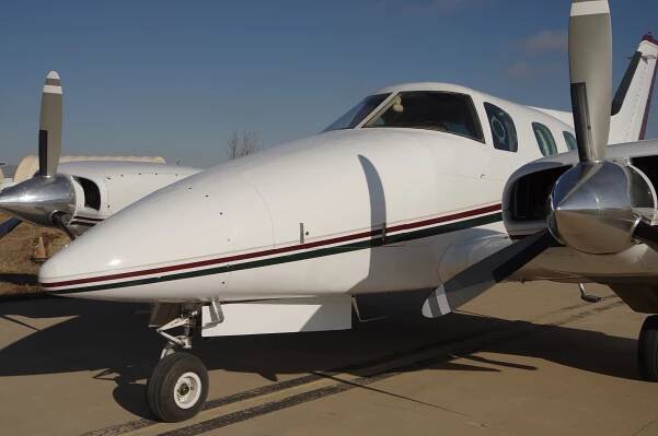 Larson Aircraft Sales: 1970 Beechcraft A60 Duke (full B60 update)