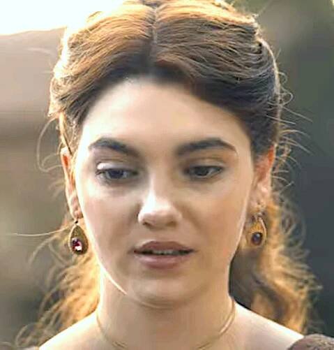 Emily Carey - Wikipedia